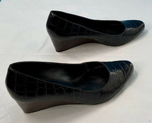 Load image into Gallery viewer, Enzo Angiolini Womens Classic Pump Shoes Brown Crocodile Embossed Slip Ons 8.5 M