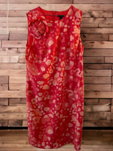 Load image into Gallery viewer, Ann Taylor Silk Print Dress Size 8
