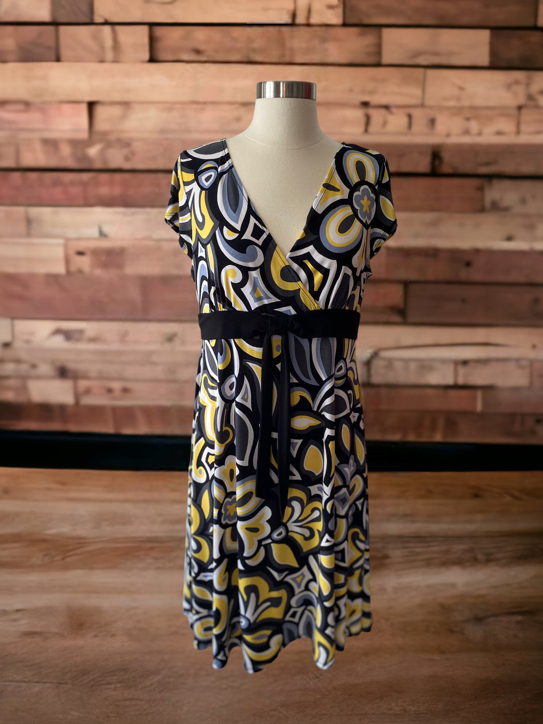 Scarlett Yellow Black Pattern Dress V Neck and Back Size 12