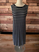 Load image into Gallery viewer, Time and Tru Sleeves Striped Dress Size 2X

