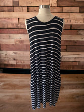 Load image into Gallery viewer, Time and Tru Sleeves Striped Dress Size 2X
