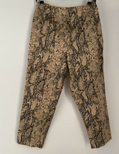 Load image into Gallery viewer, PARISIAN SIGNATURE Snakeskin Print Cropped Ankle Stretch Pants Side Zip Size 10
