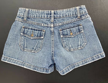 Load image into Gallery viewer, SO So Real, So right women’s denim Jean shorts Size 8

