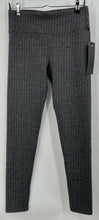 Load image into Gallery viewer, Kyodan Active Wear Black Gray Hounds Tooth Leggings Petites Size S Pull On Pants
