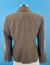 Load image into Gallery viewer, Le Suit Tan Light Brown Blazer Size 6 Petite Leopard Print lining Shoulder Pads
