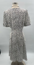 Load image into Gallery viewer, Fab&#39;rik Womens June A Line Dress White Black Geometric V Neck Short Sleeve S
