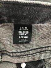 Load image into Gallery viewer, &amp; Denim by H &amp; M  Mens  Button Fly Black Denim Jeans Size 32 X 30
