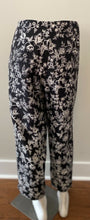 Load image into Gallery viewer, Allison Taylor Capri Crop Pants 100% Silk Black White Floral Print Side Zip 10
